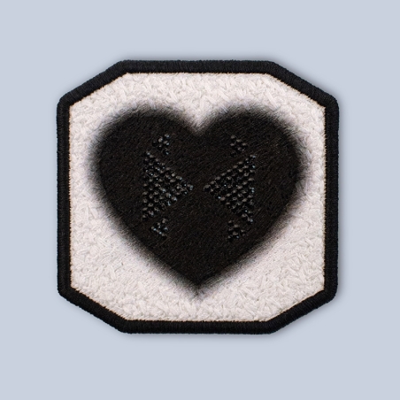 Patch ricamato - CUORE SFUMATO CON STRASS