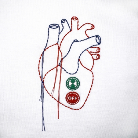 T-SHIRT CUORE RICAMATO